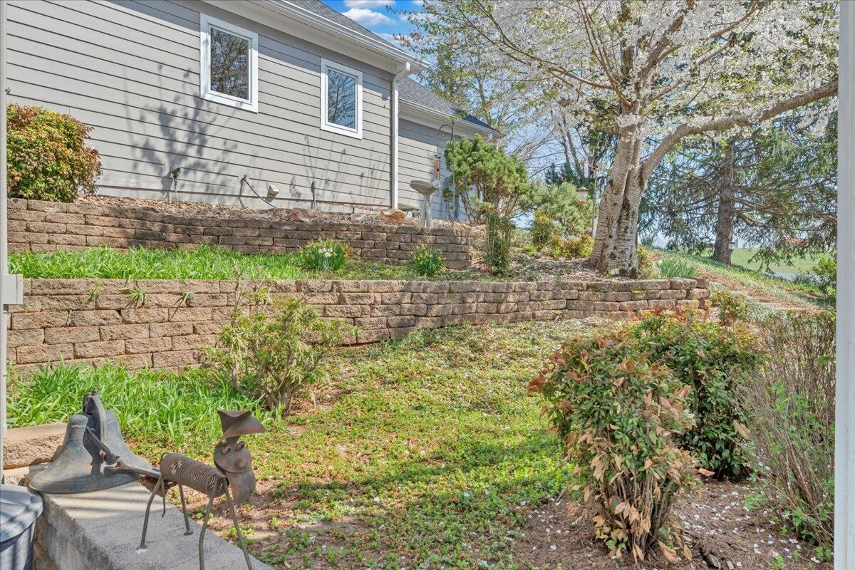 949 Boardwalk DR - Photo 75