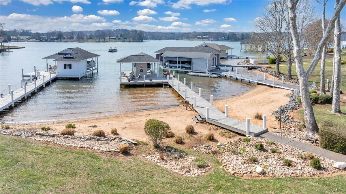 949 Boardwalk DR - Photo 78