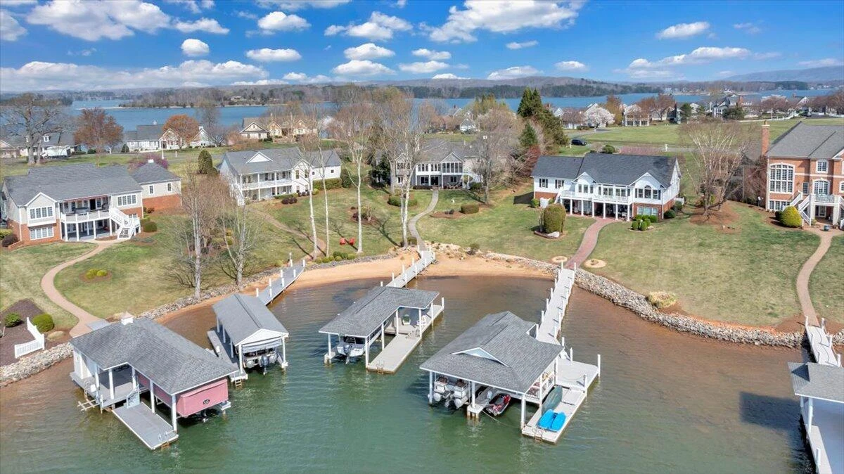 949 Boardwalk DR - Photo 91