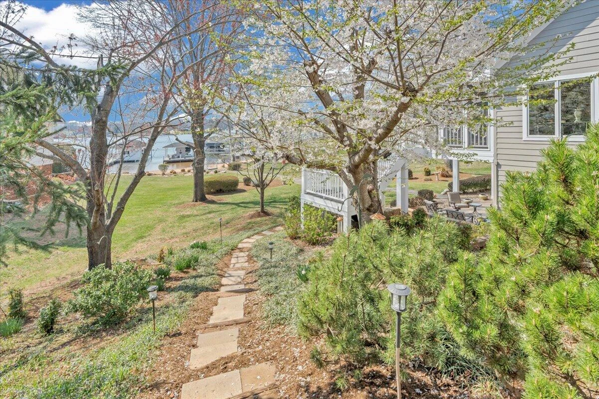 949 Boardwalk DR - Photo 94