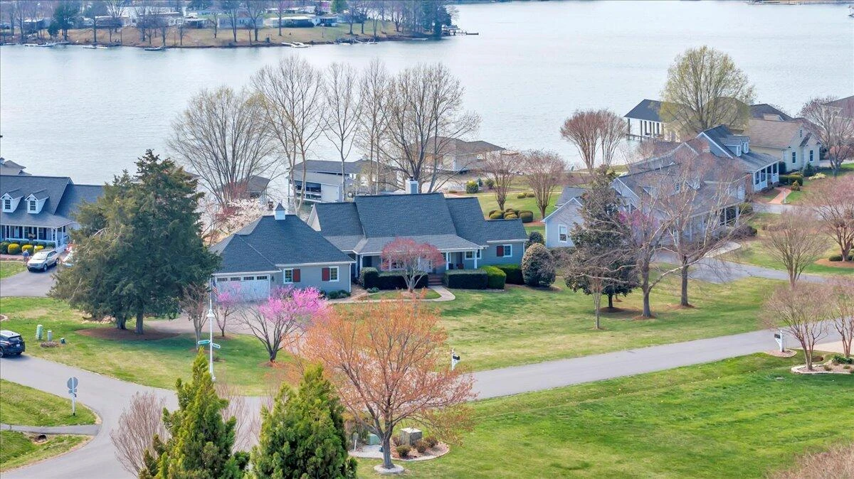 949 Boardwalk DR - Photo 97