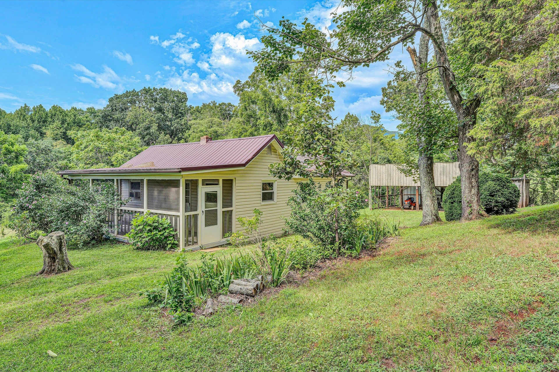 715 PRIMROSE RD