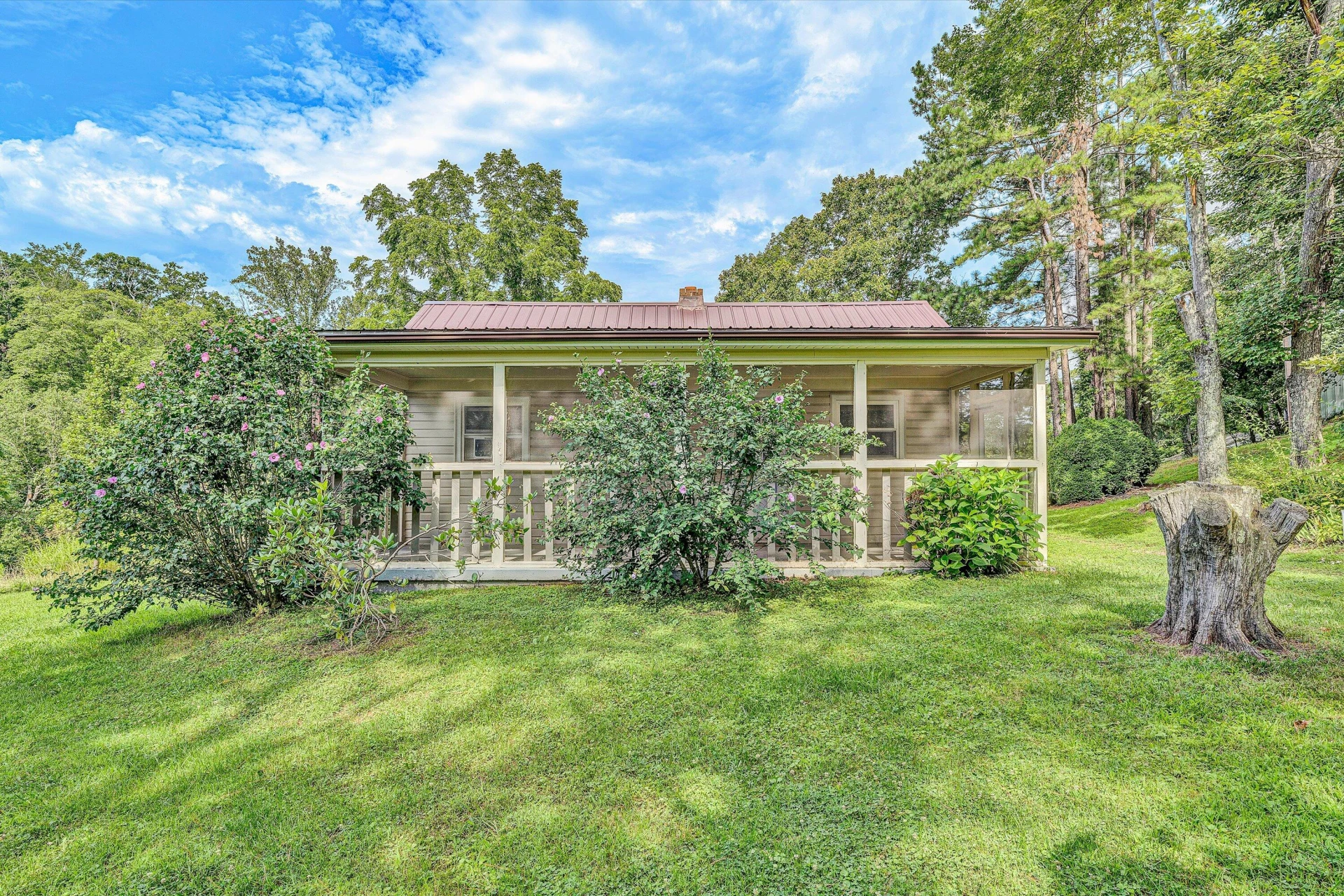 715 PRIMROSE RD - Photo 2