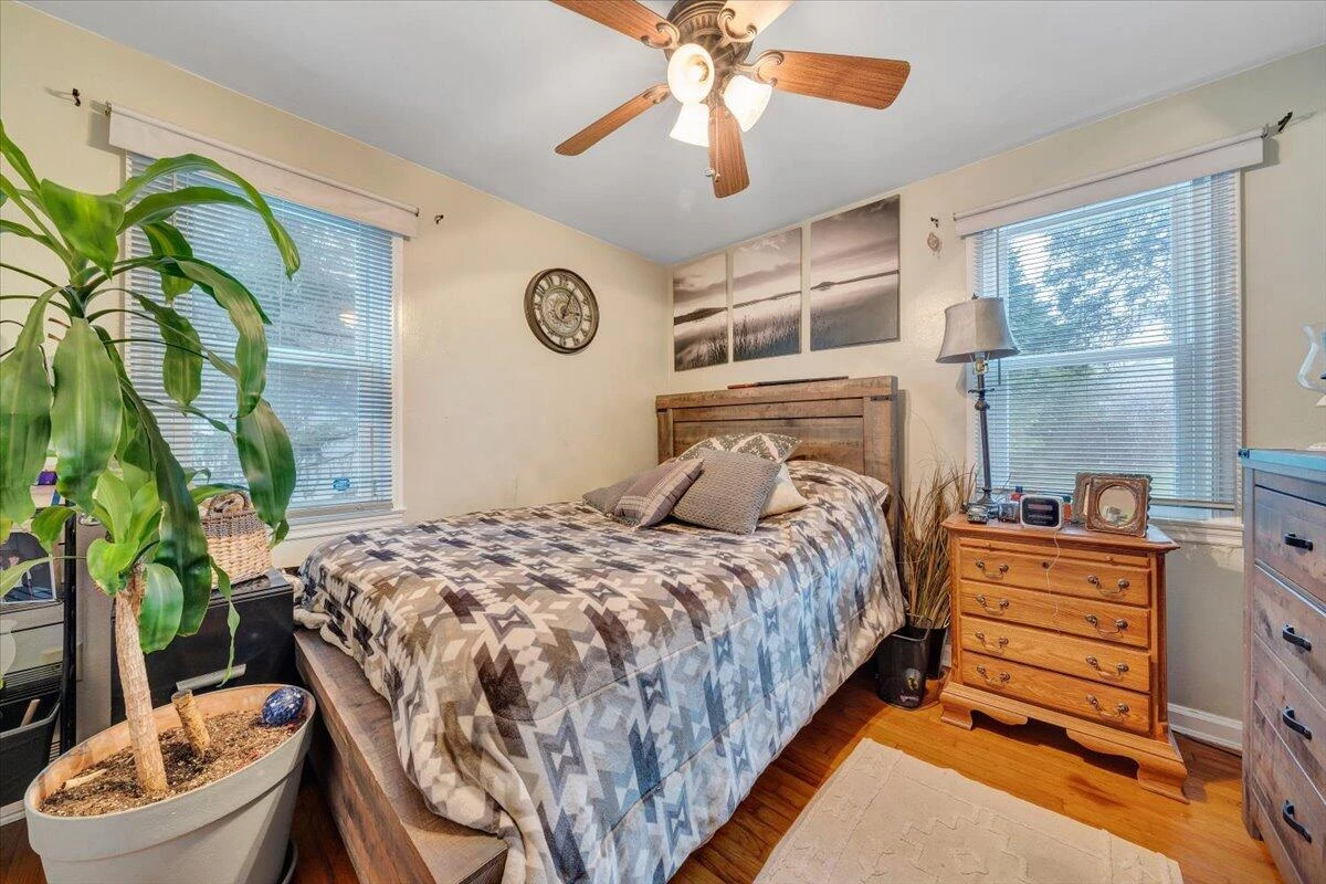 3315 Birchlawn AVE - Photo 11