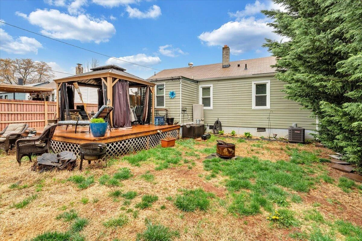 3315 Birchlawn AVE - Photo 16