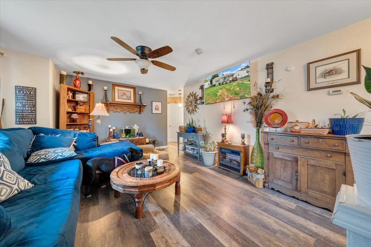 3315 Birchlawn AVE - Photo 3