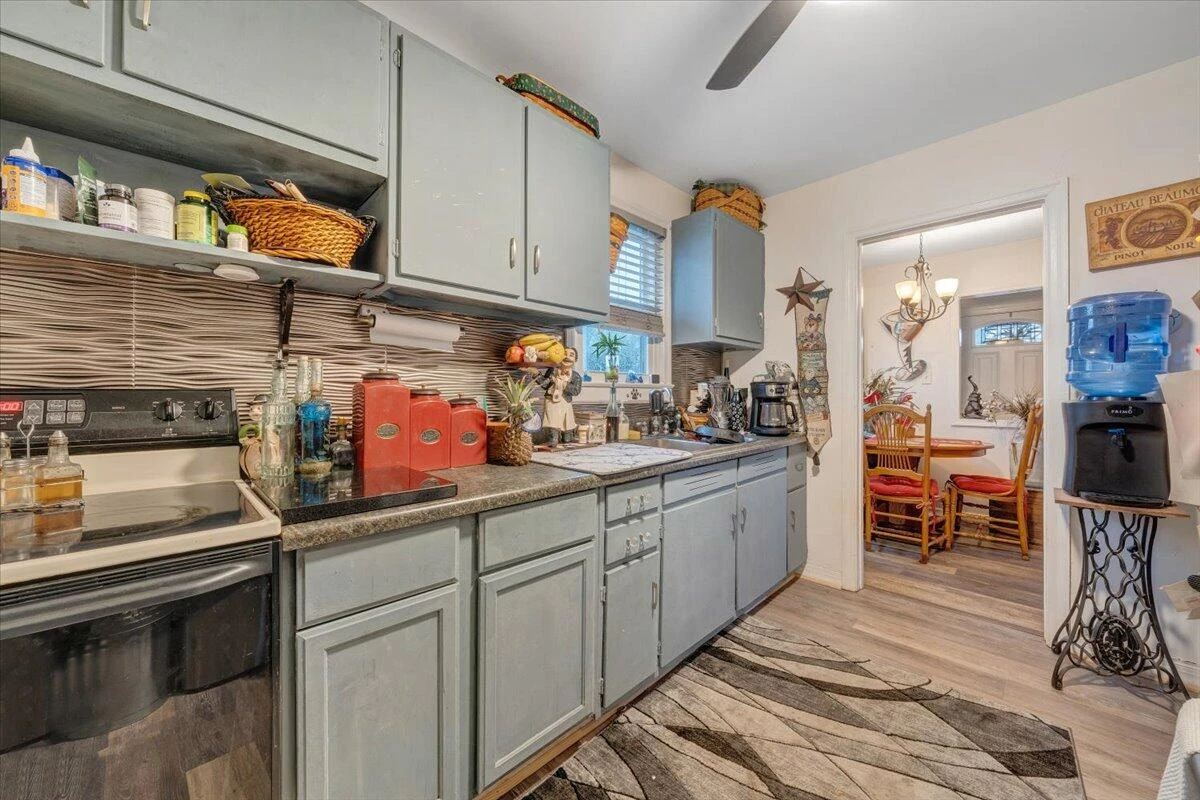 3315 Birchlawn AVE - Photo 9