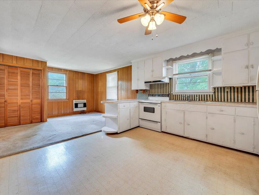 110 Lafayette AVE - Photo 10