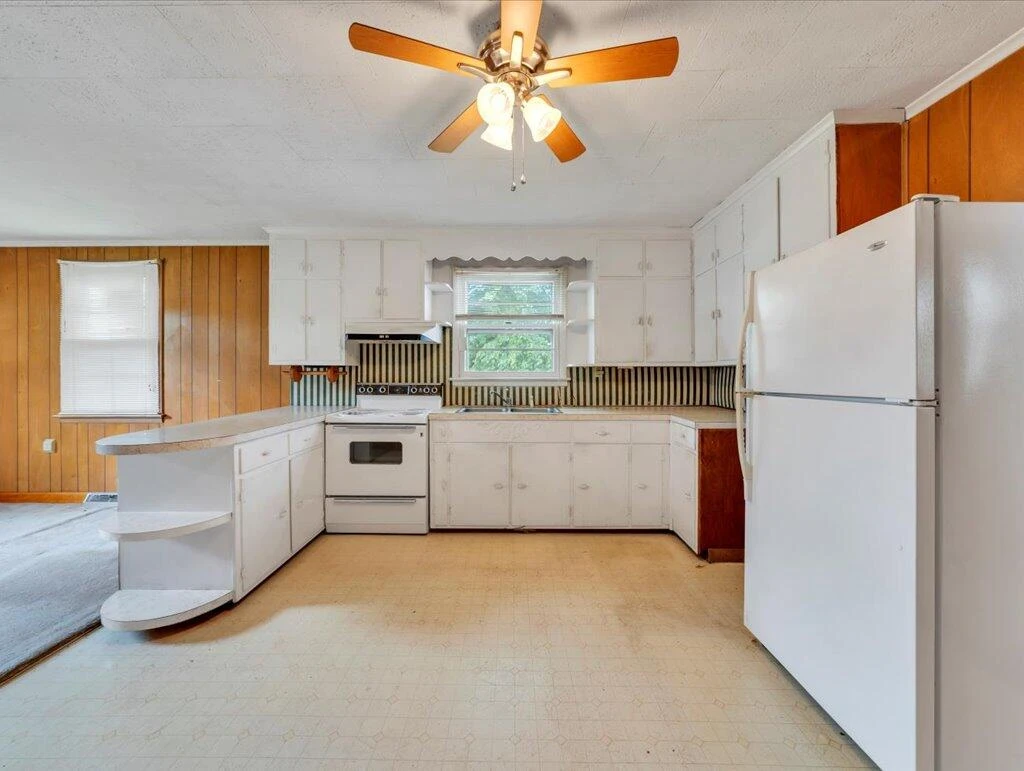 110 Lafayette AVE - Photo 11