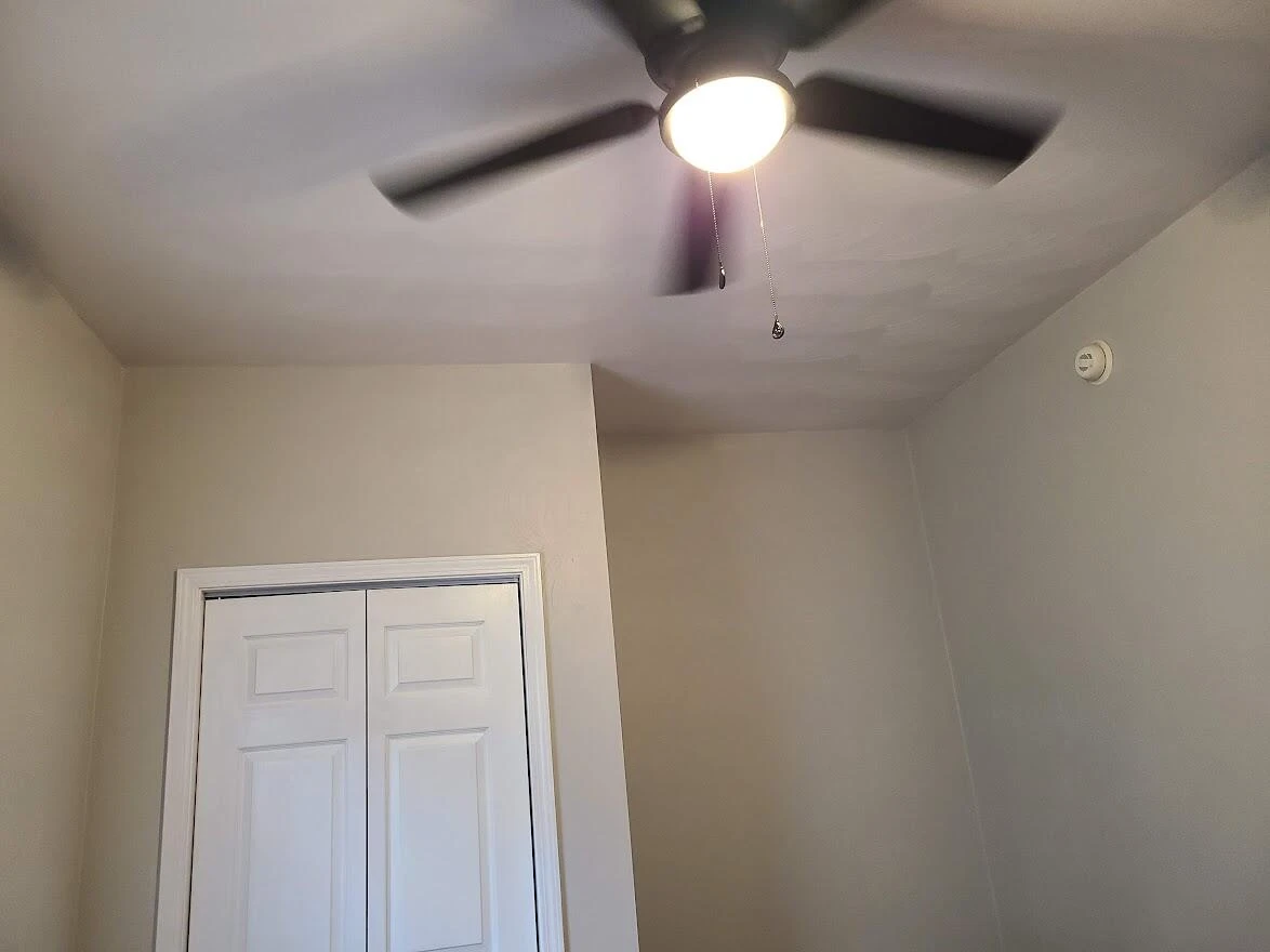 650 Montrose AVE - Photo 11