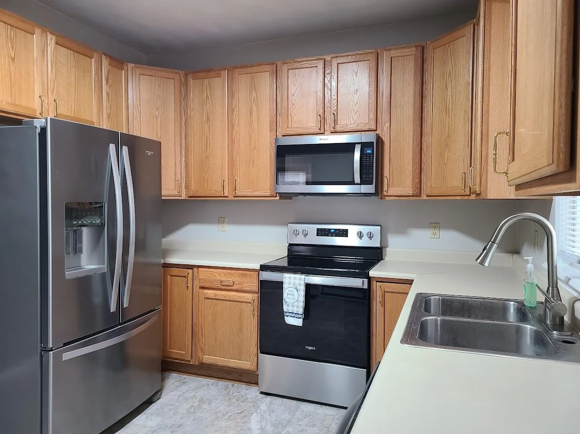 650 Montrose AVE - Photo 14