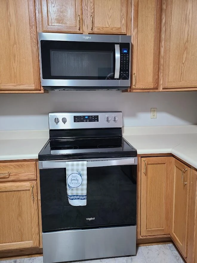 650 Montrose AVE - Photo 17