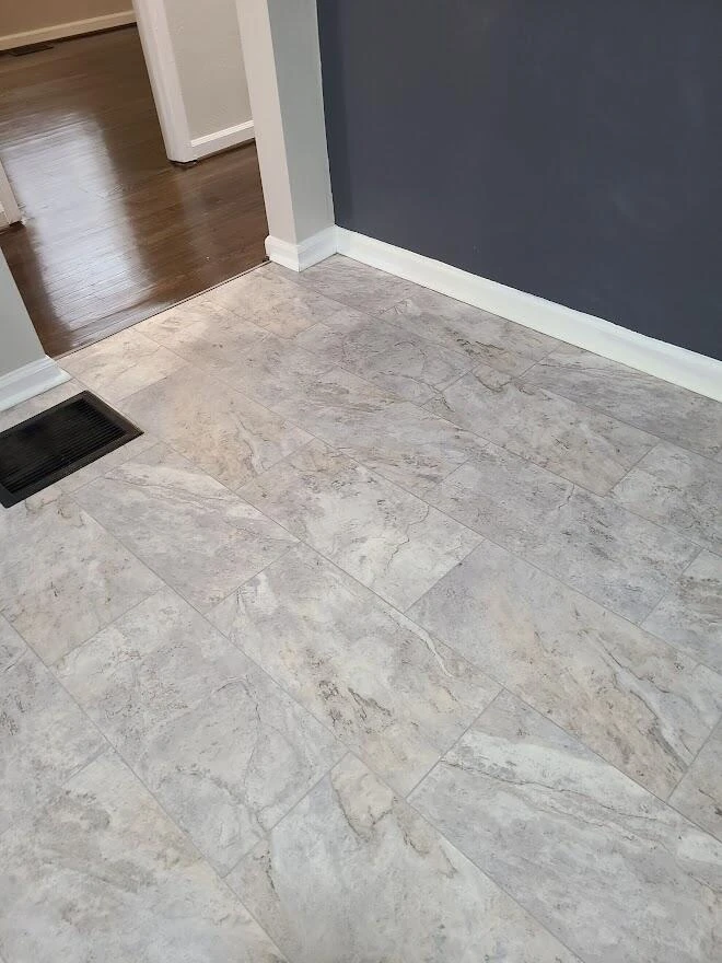 650 Montrose AVE - Photo 20
