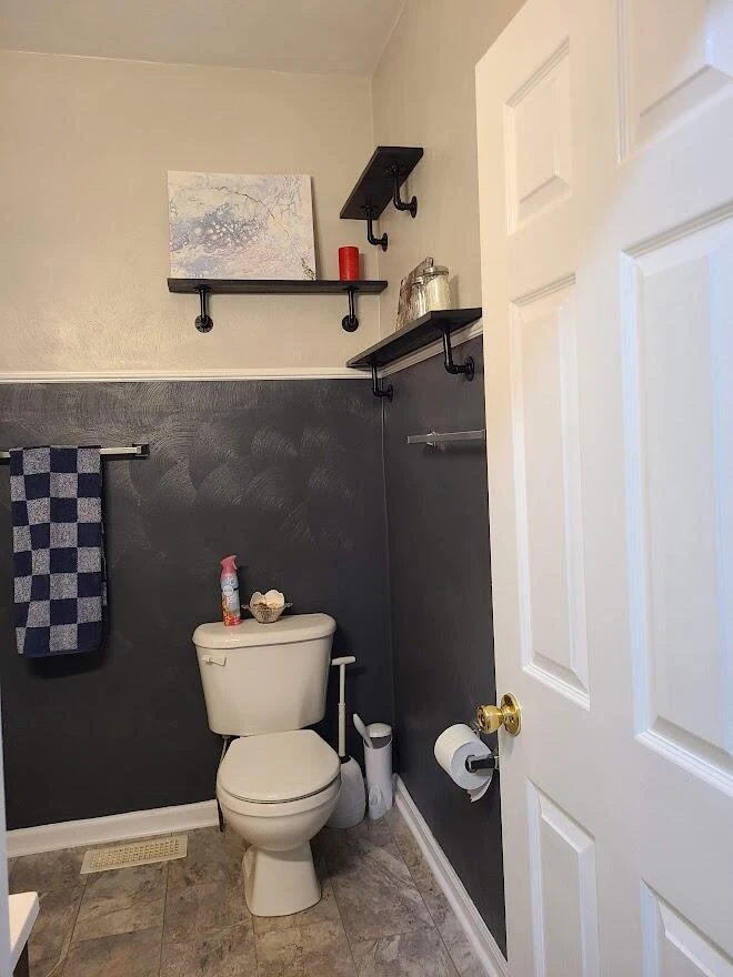 650 Montrose AVE - Photo 23