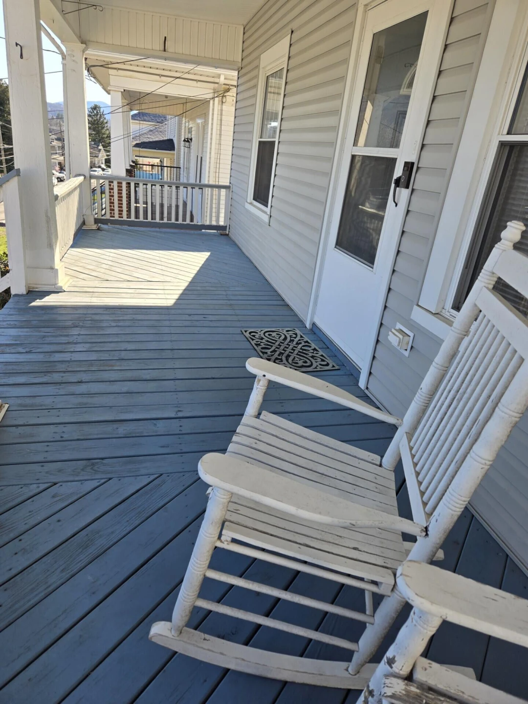 650 Montrose AVE - Photo 3