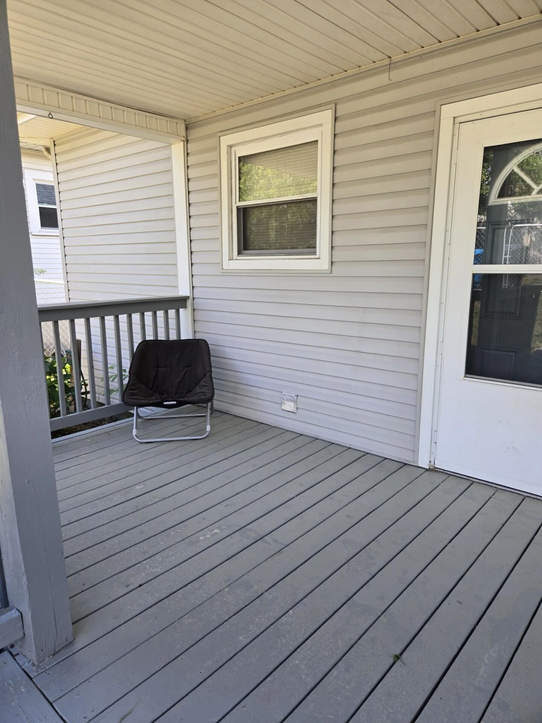 650 Montrose AVE - Photo 32