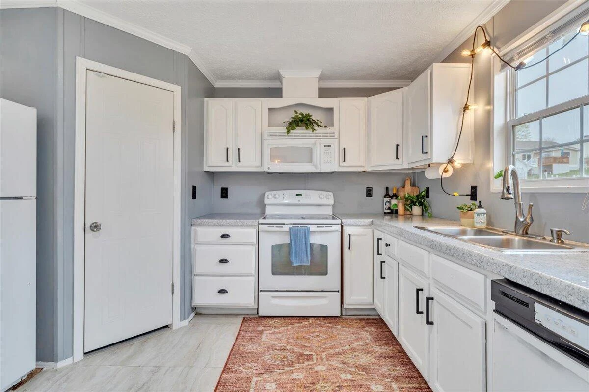 337 Leanor ST - Photo 23
