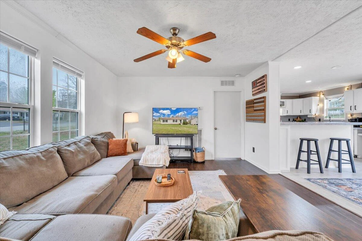 337 Leanor ST - Photo 7
