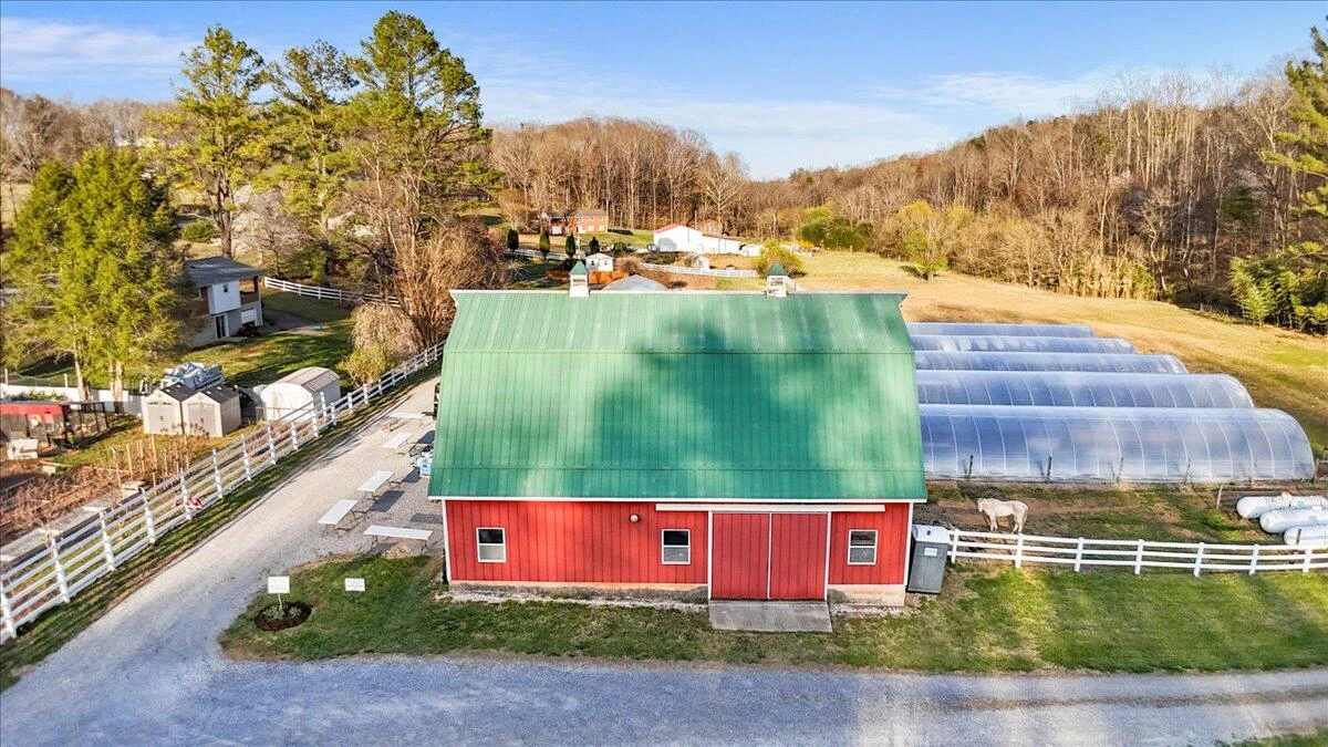 1356 Coopers Cove RD - Photo 18
