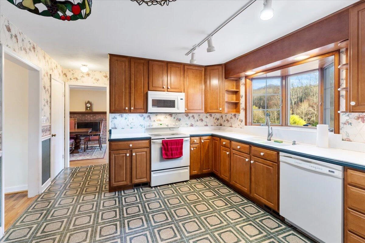 1356 Coopers Cove RD - Photo 137