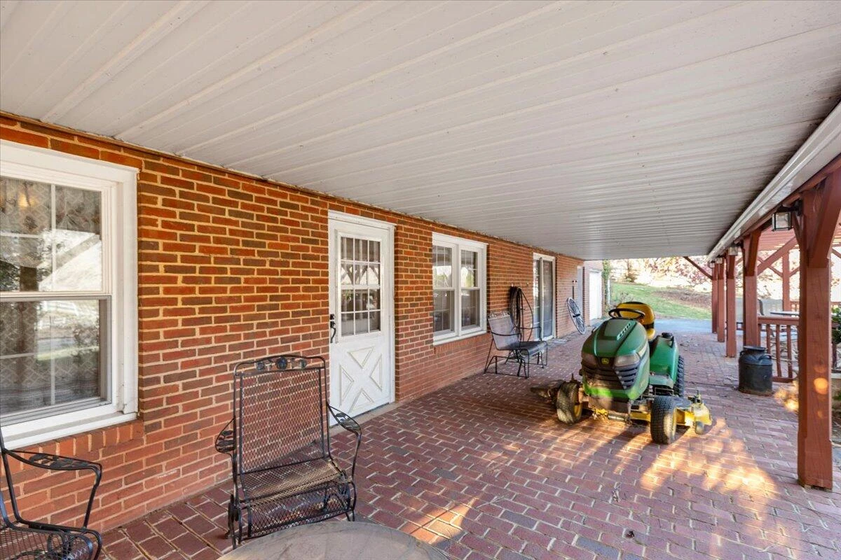 1356 Coopers Cove RD - Photo 176