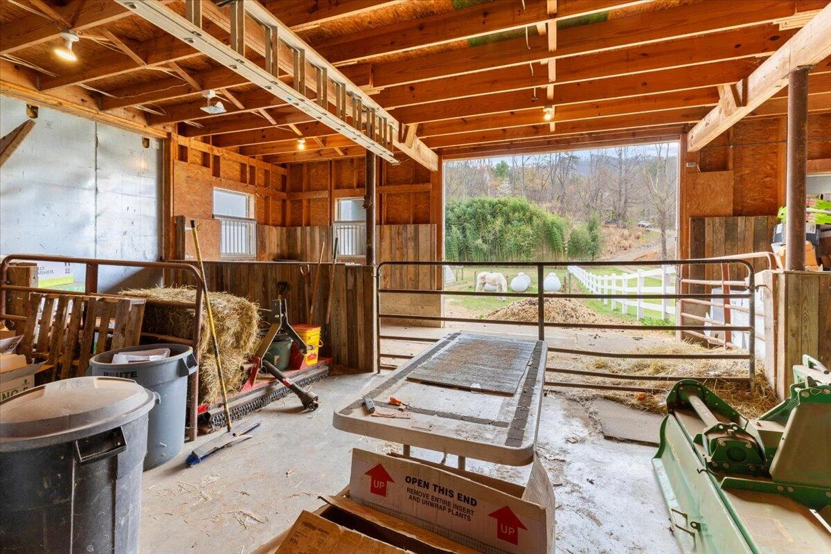 1356 Coopers Cove RD - Photo 28