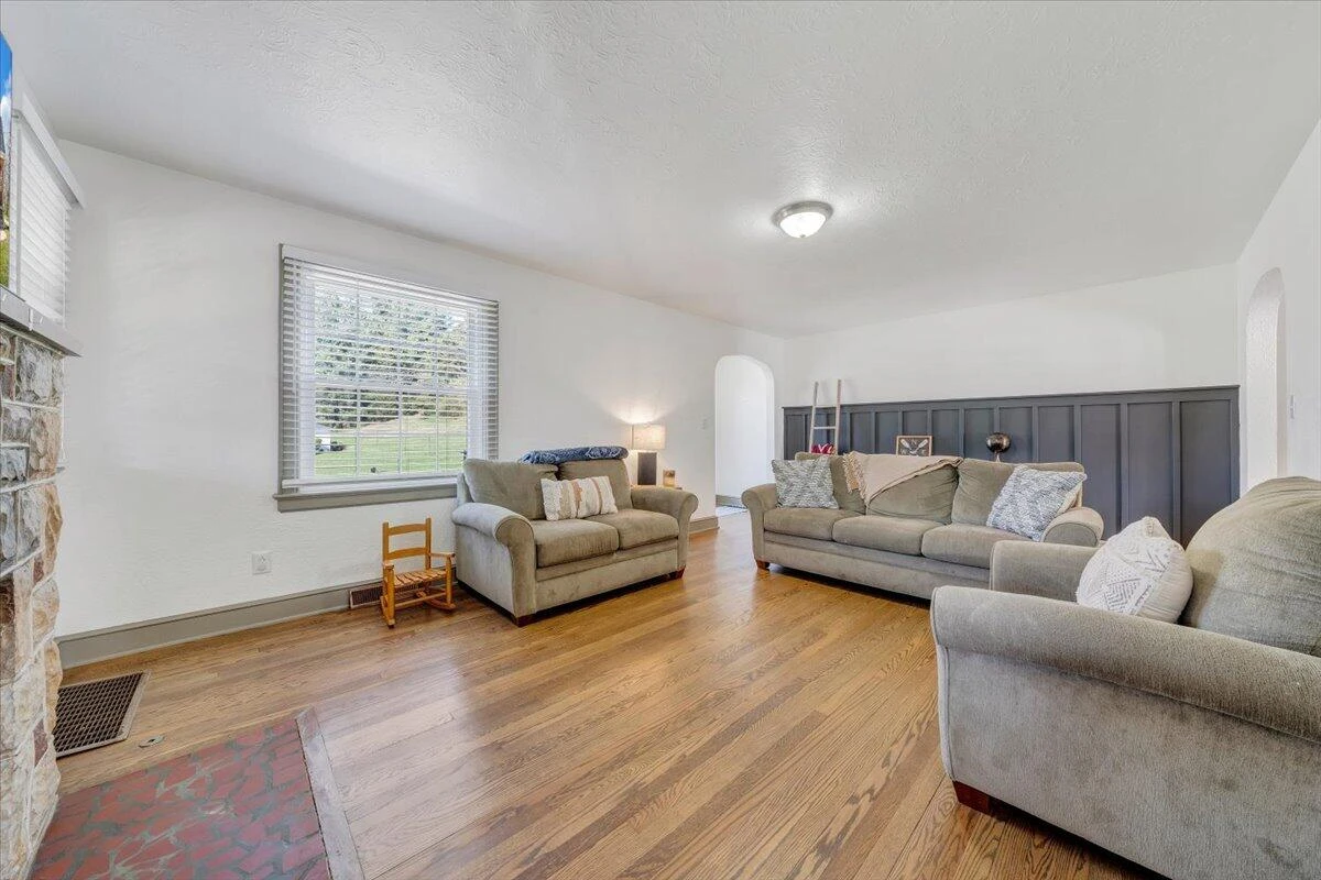 28 Richardson DR - Photo 5