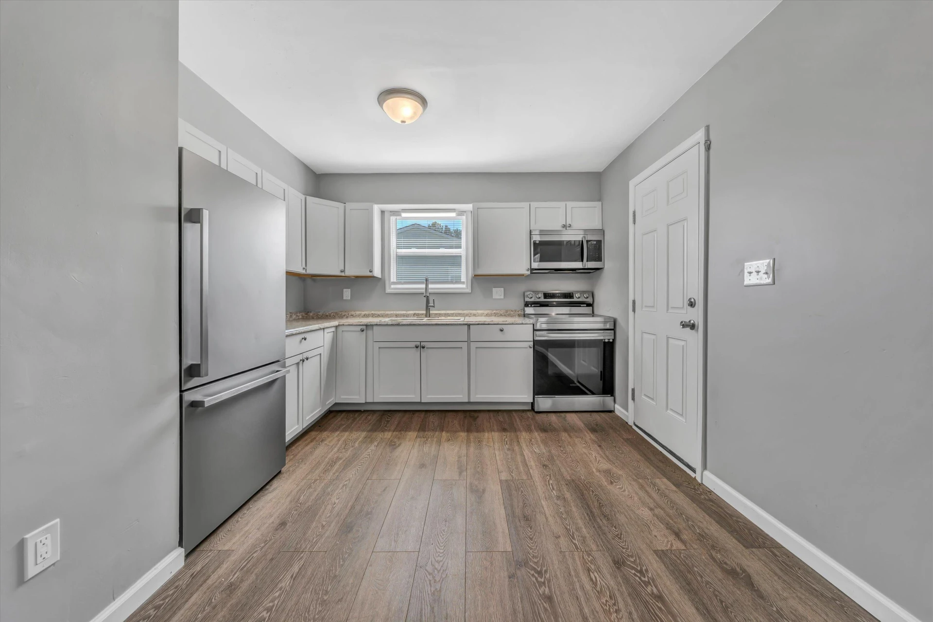 1141 12TH ST - Photo 25