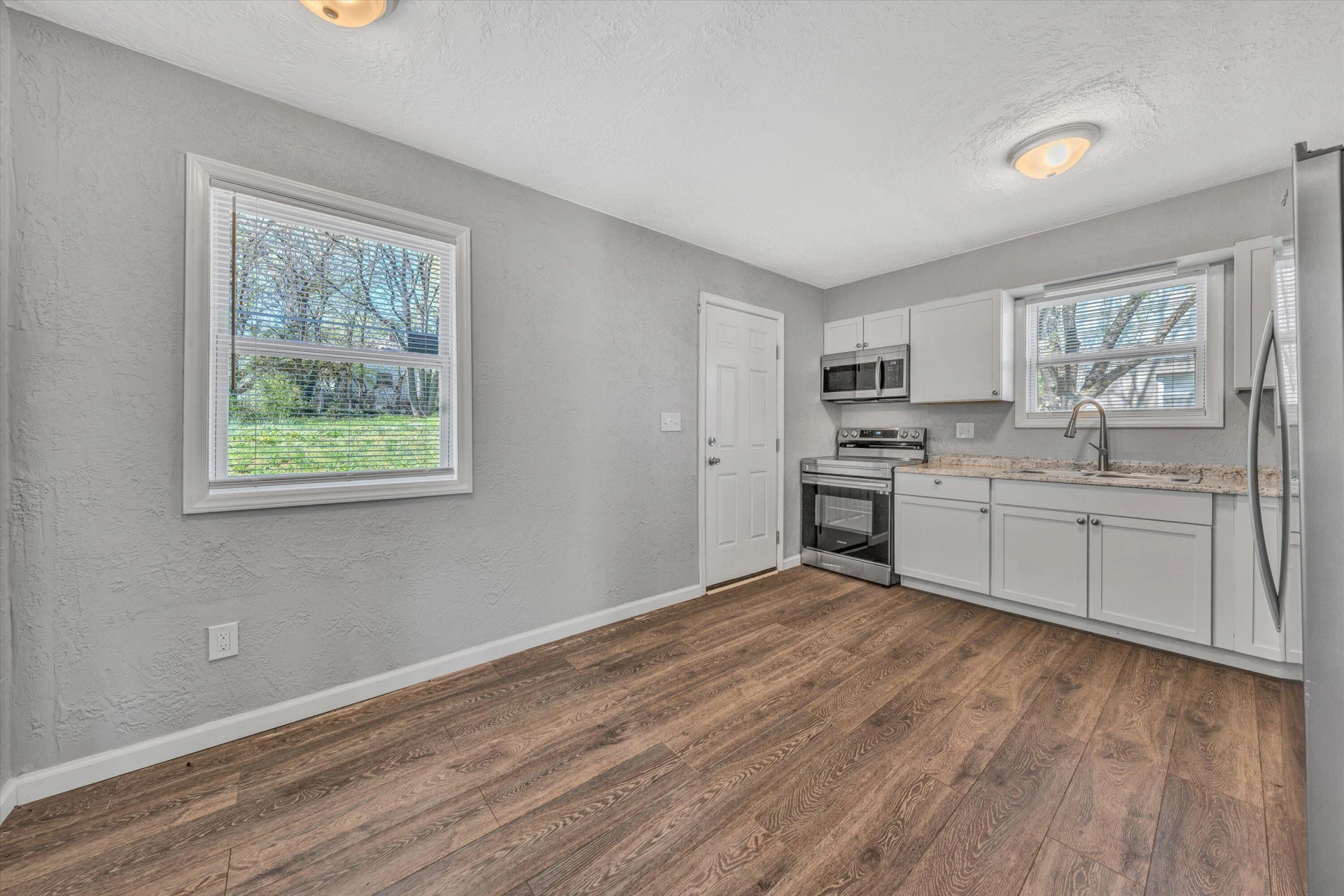 1141 12TH ST - Photo 14