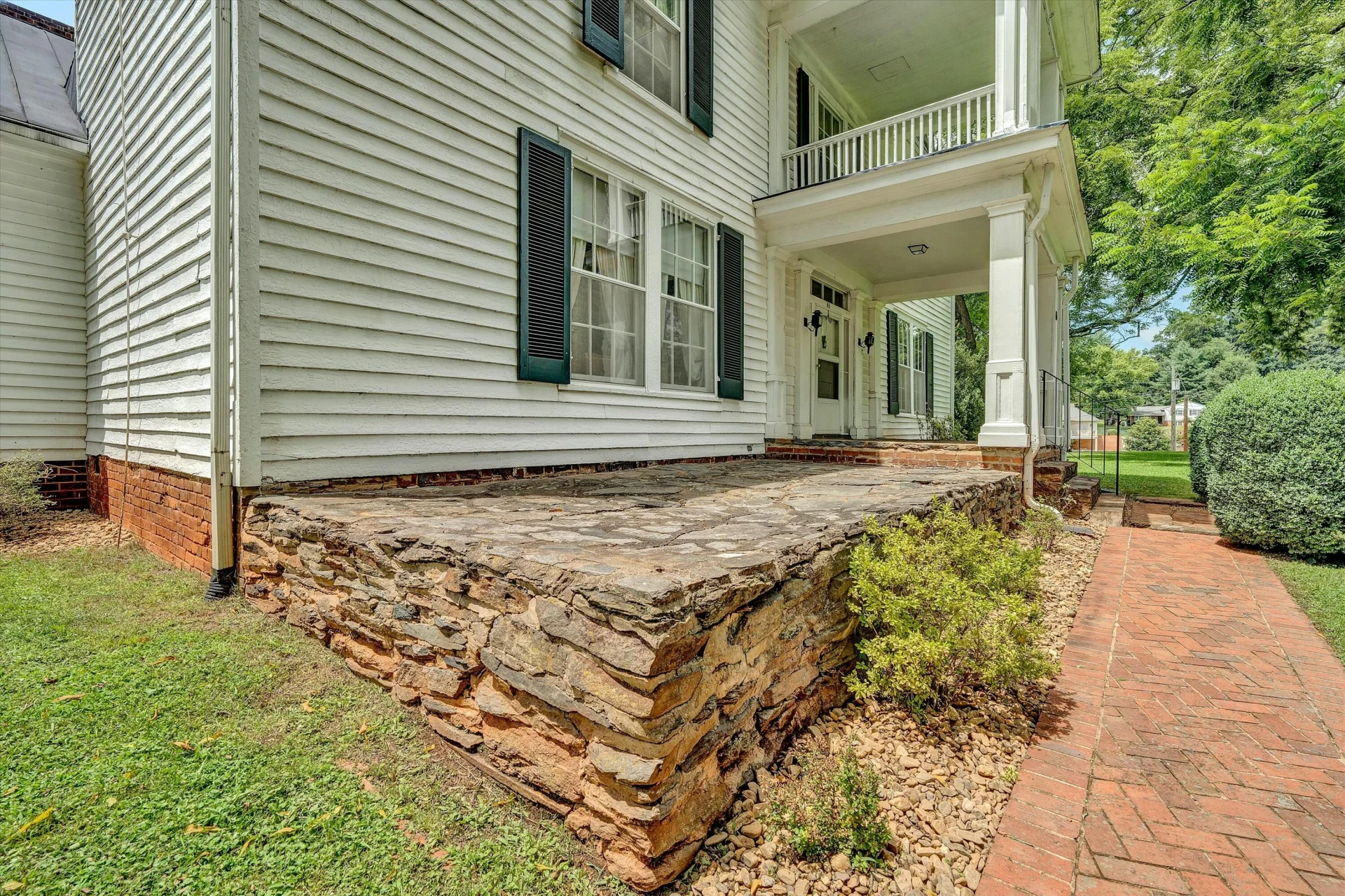 65 Lawndale ST - Photo 14