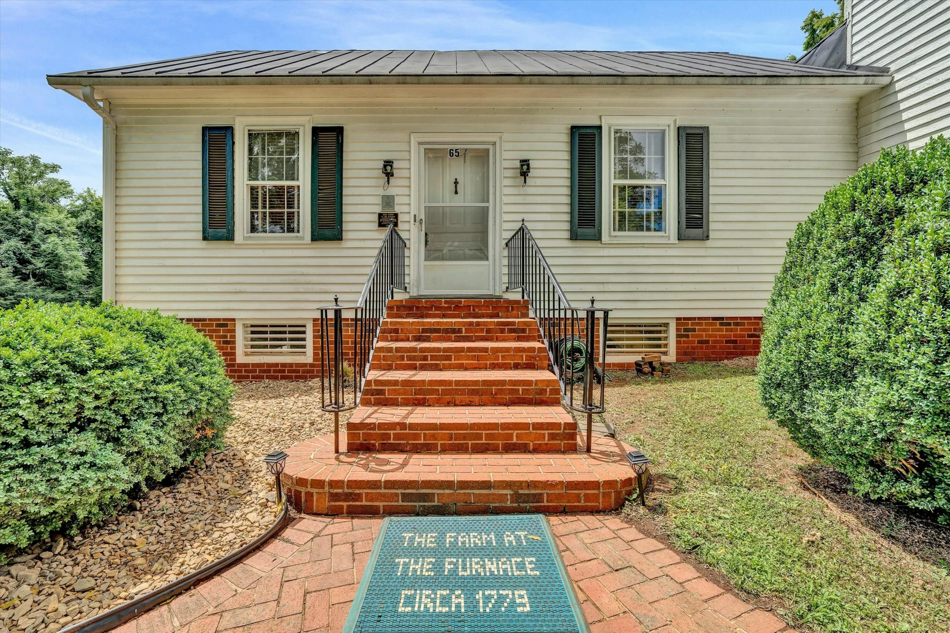 65 Lawndale ST - Photo 36