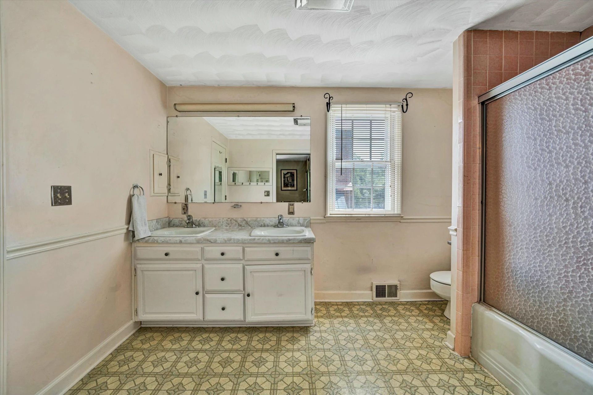 65 Lawndale ST - Photo 58
