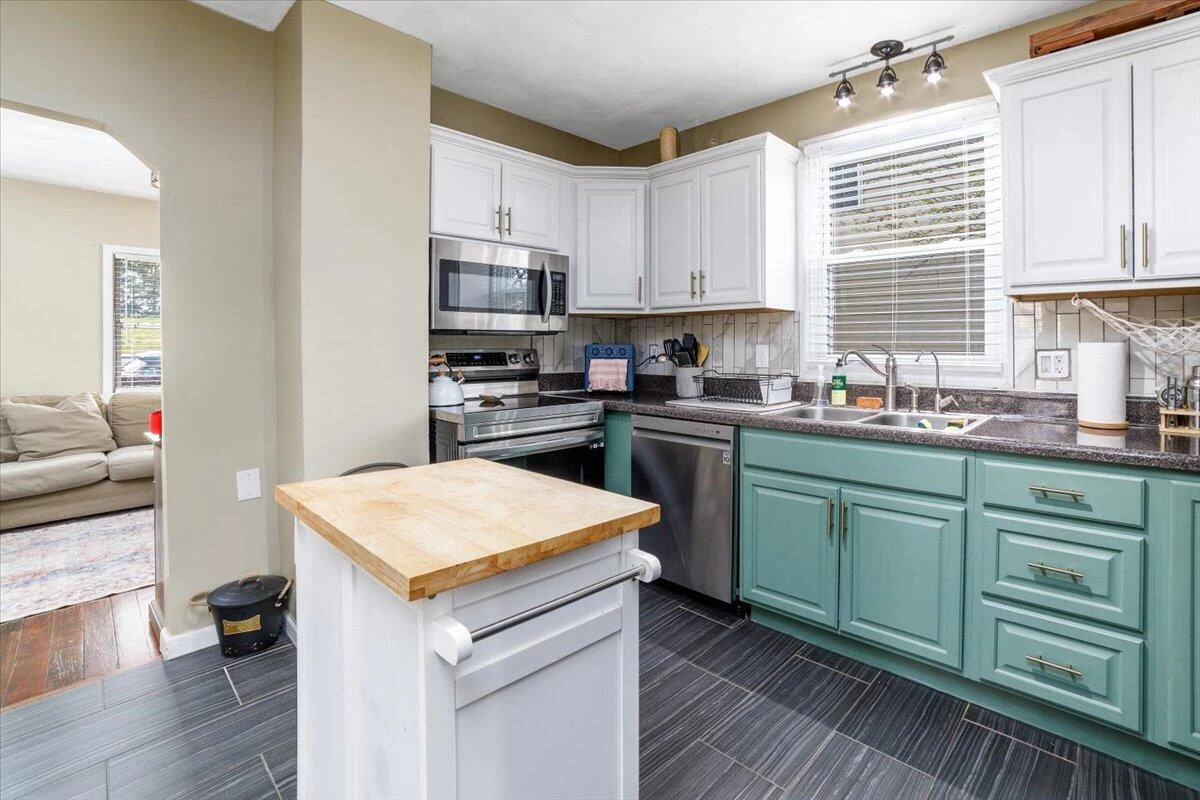 1527 Loudon AVE - Photo 14