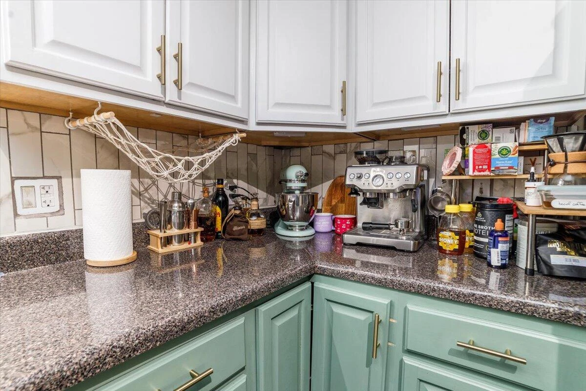 1527 Loudon AVE - Photo 15