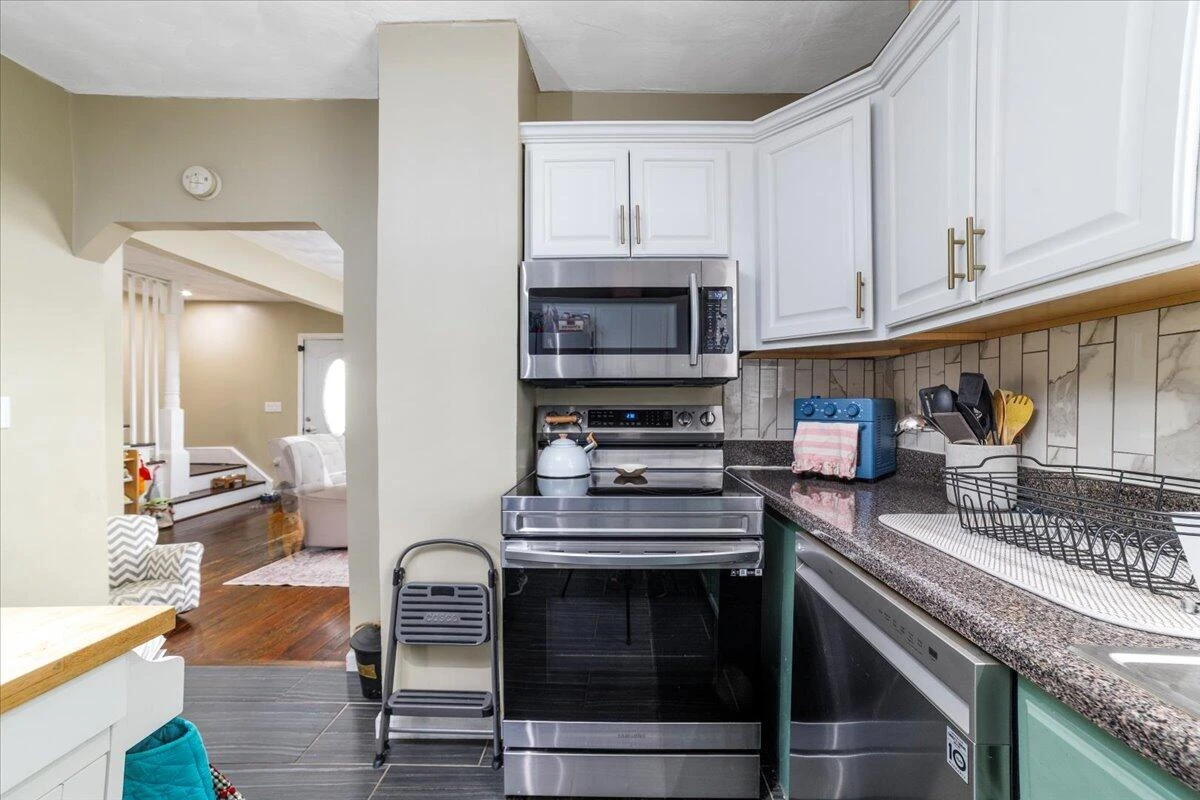1527 Loudon AVE - Photo 17