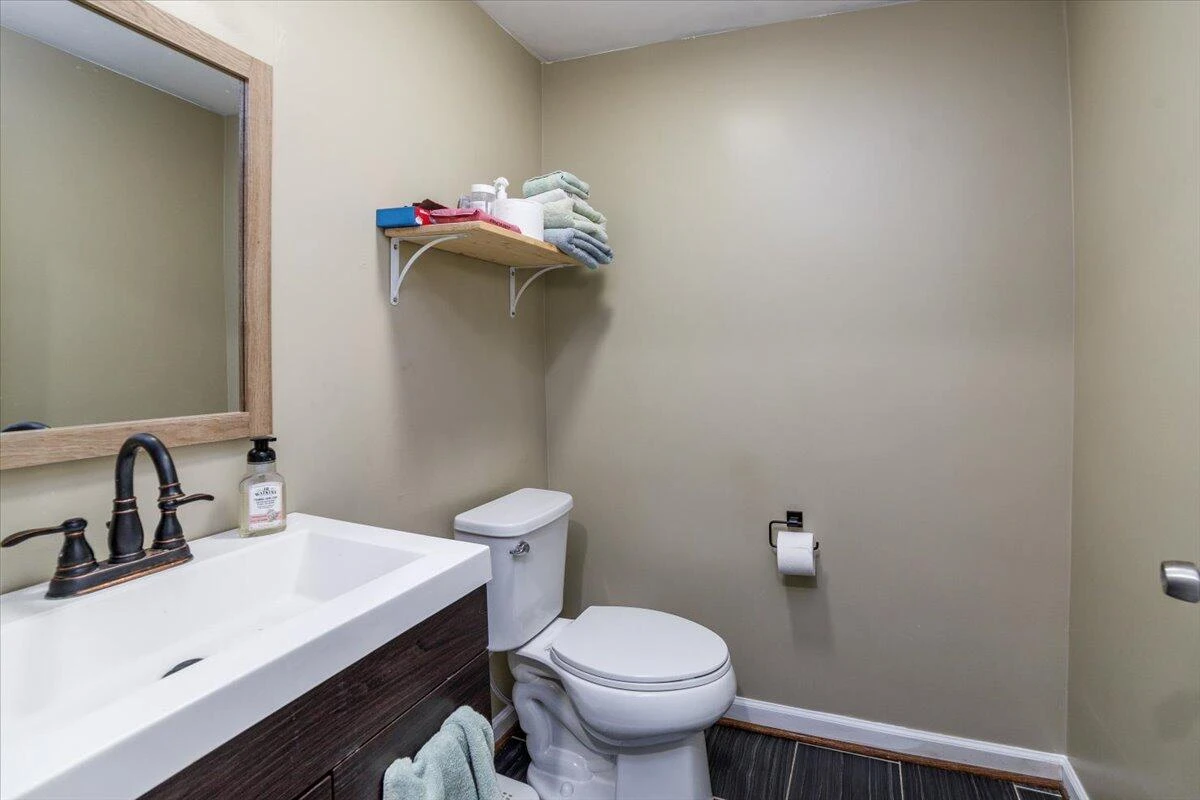 1527 Loudon AVE - Photo 19