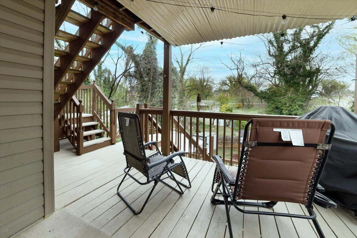 1527 Loudon AVE - Photo 21