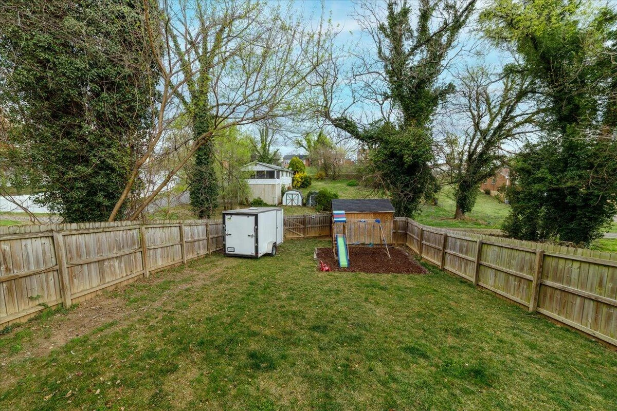 1527 Loudon AVE - Photo 40