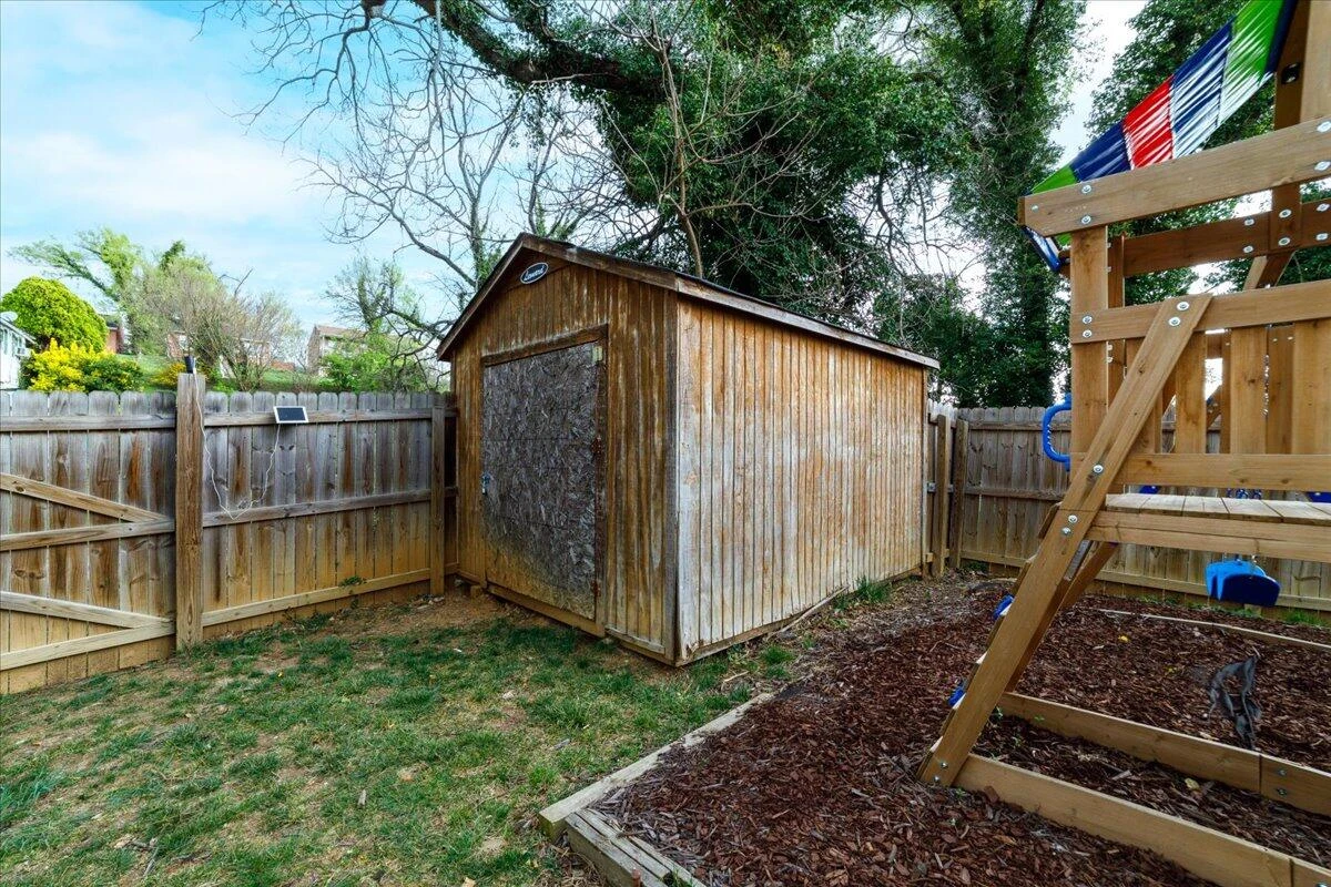 1527 Loudon AVE - Photo 42