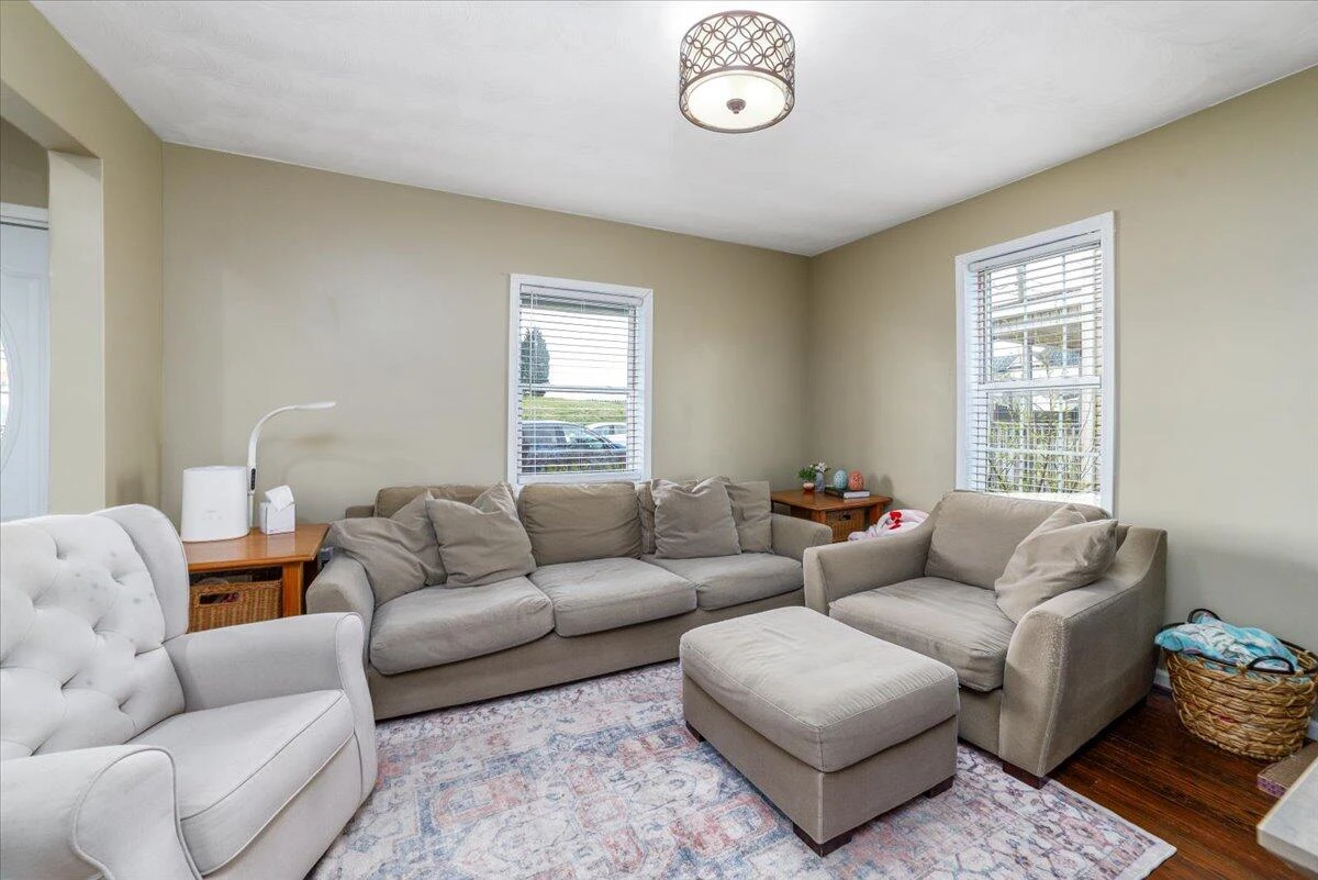 1527 Loudon AVE - Photo 10