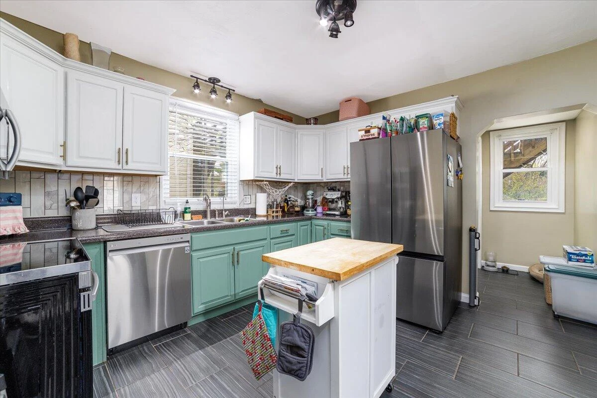 1527 Loudon AVE - Photo 12