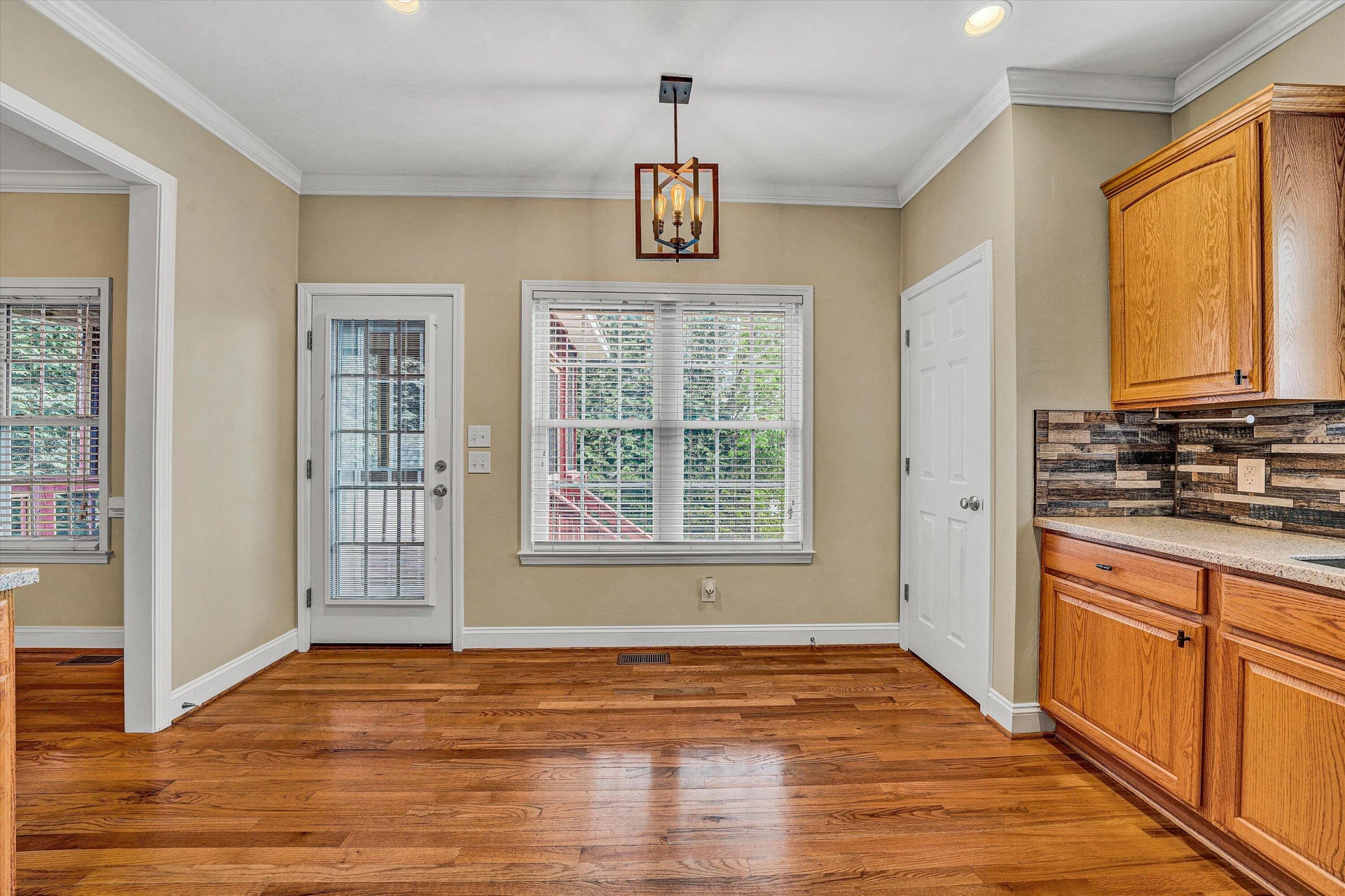 8007 Amber Wood CT - Photo 12
