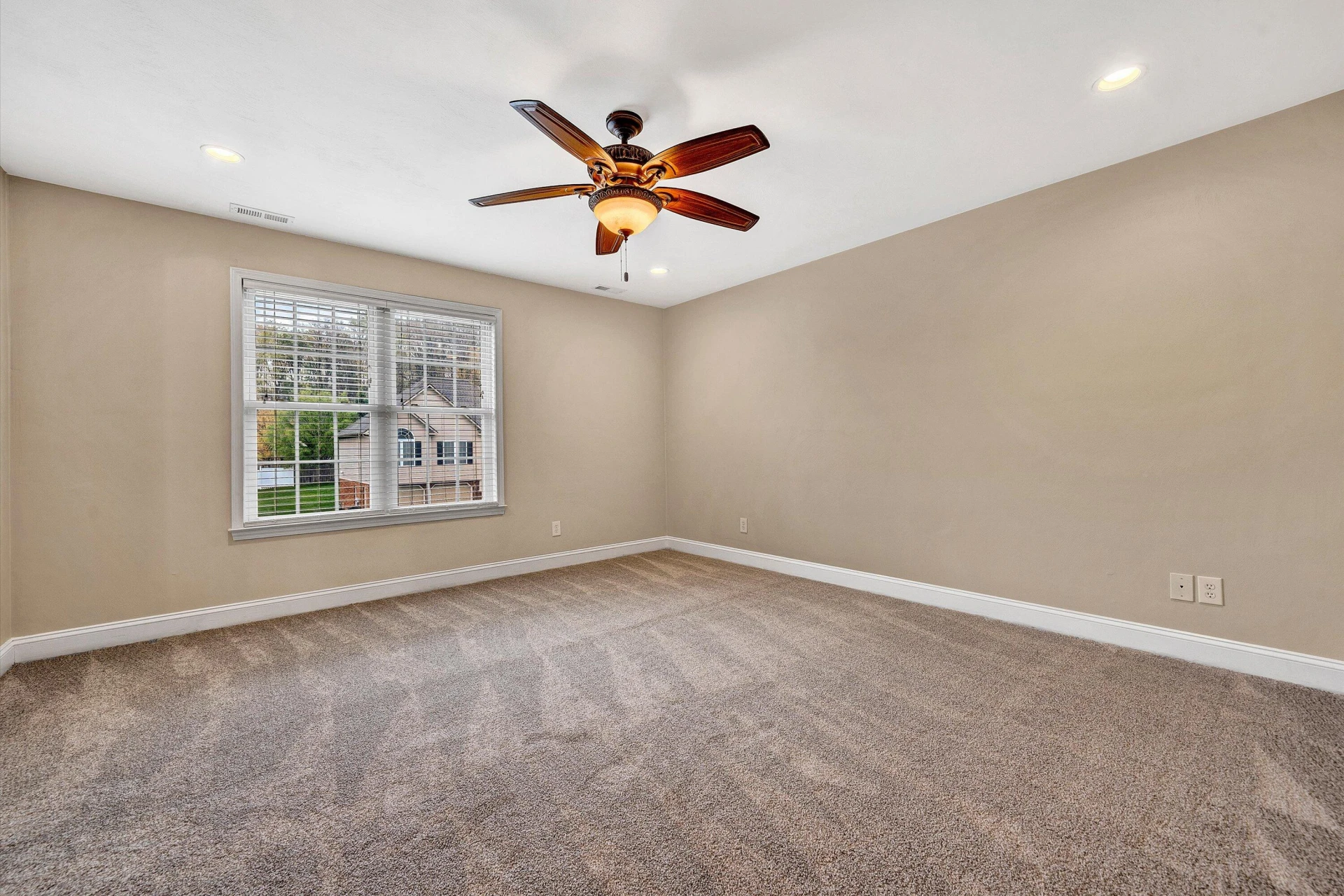 8007 Amber Wood CT - Photo 26