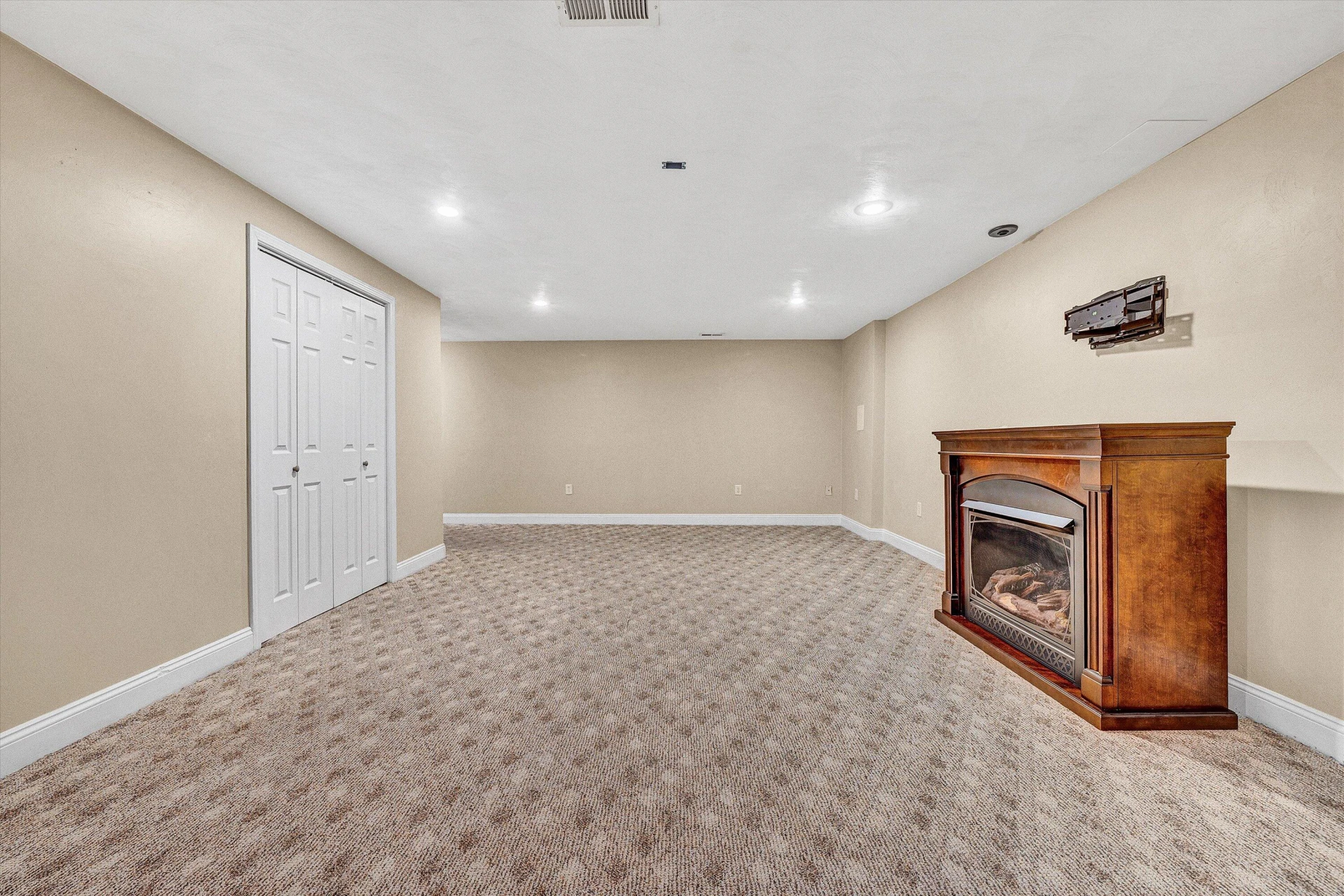 8007 Amber Wood CT - Photo 35