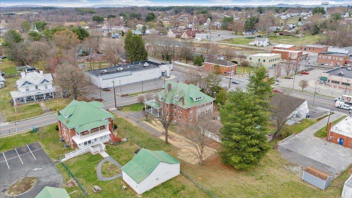 13 Giles AVE - Photo 103