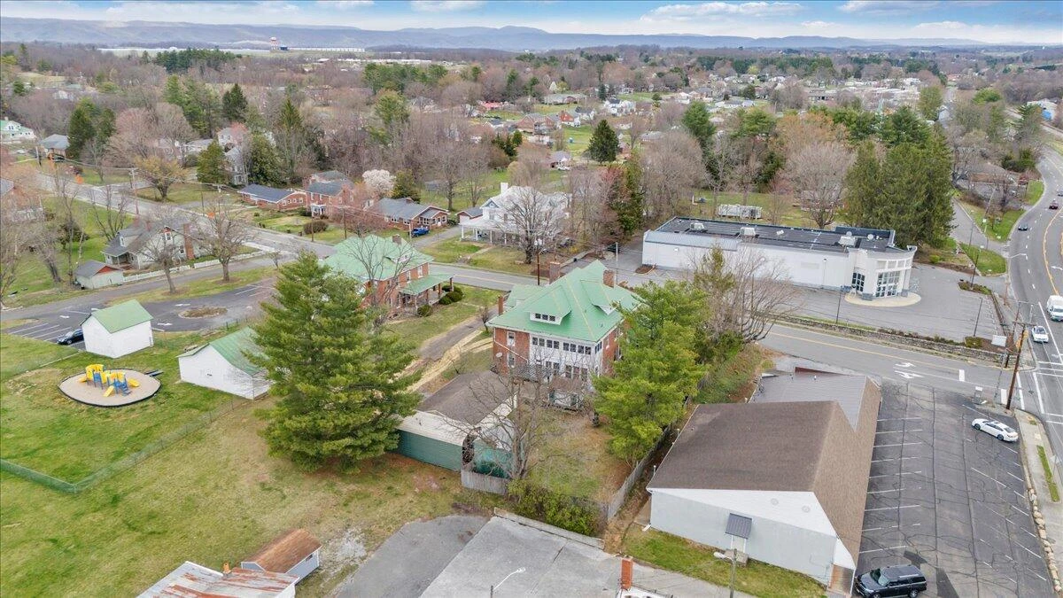 13 Giles AVE - Photo 105