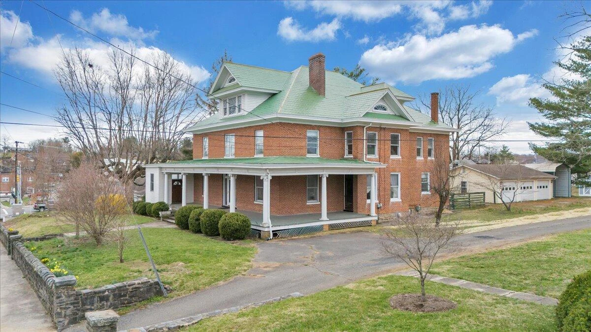 13 Giles AVE - Photo 115