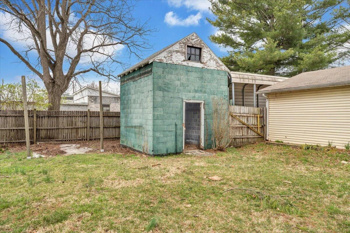 13 Giles AVE - Photo 19