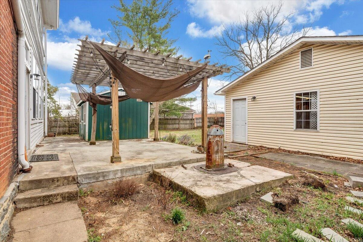 13 Giles AVE - Photo 21