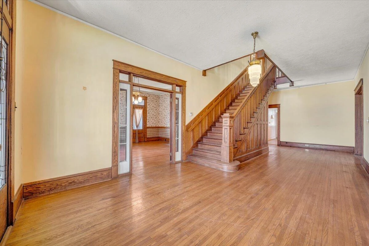 13 Giles AVE - Photo 22